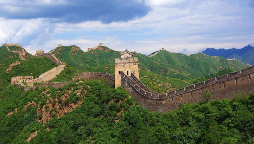 世界遺産 万里の長城 中国にある世界一長い城壁は 月からも見える地球上で唯一の建造物 Travelzaurus Com トラベルザウルスドットコム