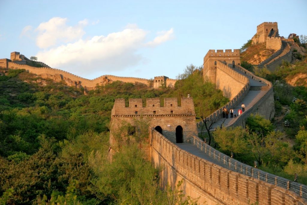 世界遺産 万里の長城 中国にある世界一長い城壁は 月からも見える地球上で唯一の建造物 Travelzaurus Com トラベルザウルスドットコム
