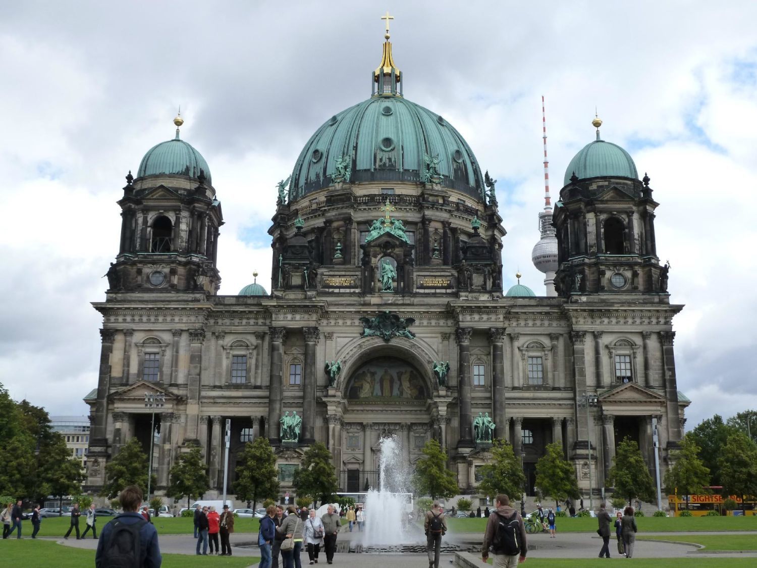 ドイツ旅行で絶対に見たい世界遺産！中世ドイツ文化の栄華を感じるケルン大聖堂や城・教会・街並み